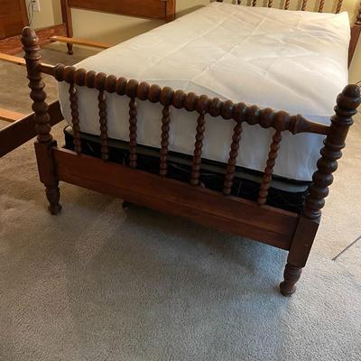 Pair of Antique Victorian Jenny Lind Twin Beds (Mattress Included?)