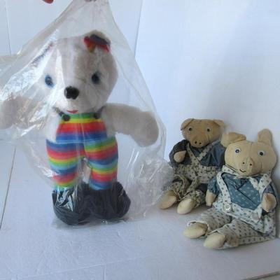 Cute Plush Bear, Unused, and 2 Piggies