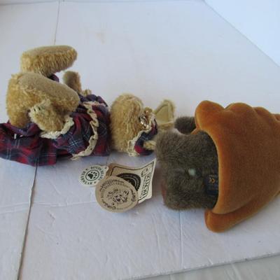 Older Boyd's Bears Plush Rabbit and Bear in Bee Hive