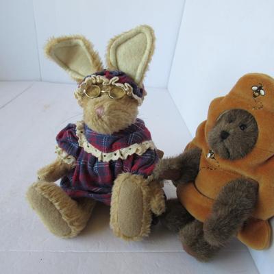 Older Boyd's Bears Plush Rabbit and Bear in Bee Hive