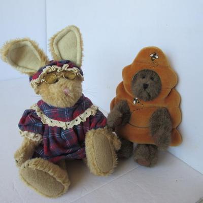 Older Boyd's Bears Plush Rabbit and Bear in Bee Hive