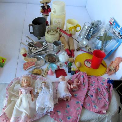 Large Lot of Kids Toys and Dolls, Thermos, Cup, More