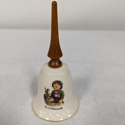 Whistler's Duet Hummel Goebel Wooden Handled Porcelain Bell