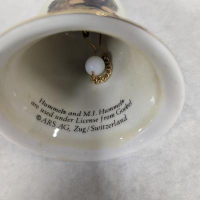 Whistler's Duet Hummel Goebel Wooden Handled Porcelain Bell