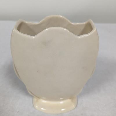 Hull Art Pottery Rosella Vase