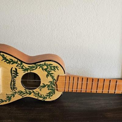 Vintage Hawaii Souvenir Ukulele