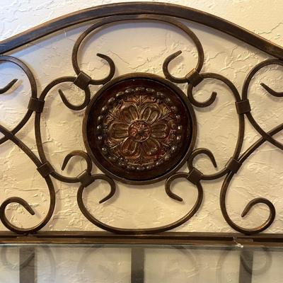 FOLDING METAL SHELF WITH GLASS SHELVES