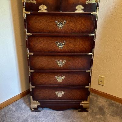 KOREAN TANSU-STYLE CHINOISERIE NARROW CHEST