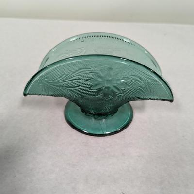 Tiara Green Napkin Holder