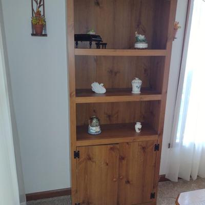Laminate Wood Finish Bookshelf/Storage Cabinet- Measures Approx 29 1/2