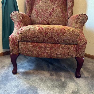 LIKE NEW LANE RECLINER