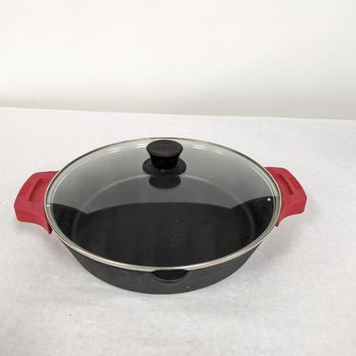 Lidded Cast Iron Skillet Dual Handle Braiser Frying Pan with Silicone Handle Covers