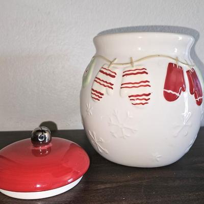 Halmark Christmas/ Wintertime Cookie Jar