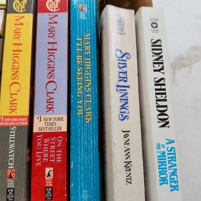 Fiction paperback book lot Including Danielle Steel and Higgins Clark