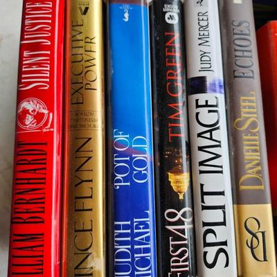 Fiction Hardback book lot including Grisham and Higgins Clark