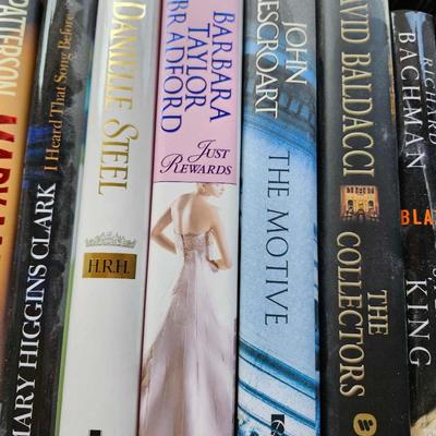 Fiction Hardback book lot including Danielle Steel