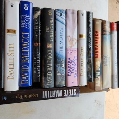 Fiction Hardback book lot including Danielle Steel