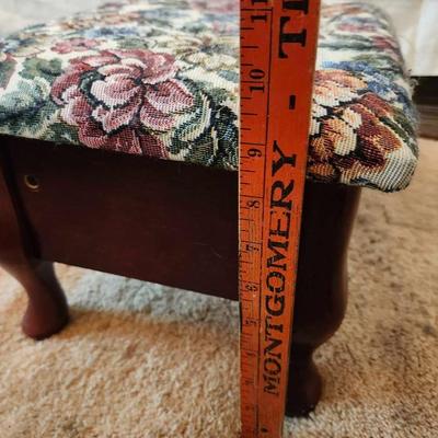 Antique Floral Step Stool Wooden Tapestry Footstool, Storage, Queen Anne Legs