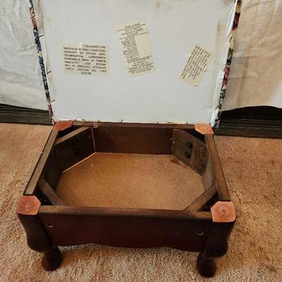 Antique Floral Step Stool Wooden Tapestry Footstool, Storage, Queen Anne Legs