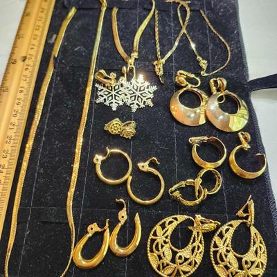 Mixed jewelry lot