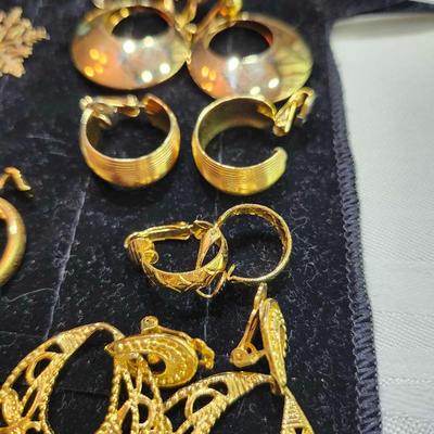 Mixed jewelry lot