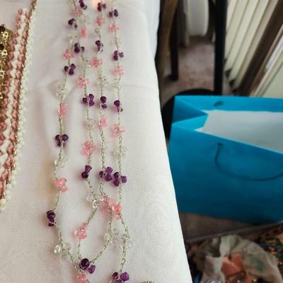 Mixed jewelry lot, some Vintage