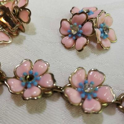 Mixed jewelry lot, some Vintage