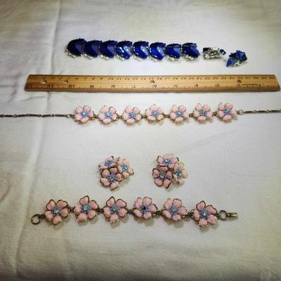 Mixed jewelry lot, some Vintage
