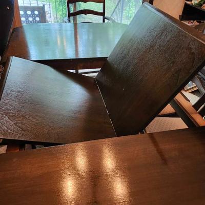 The B.B. CO furniture Solid Wood Dinning table w/ folding leaf and six chairs