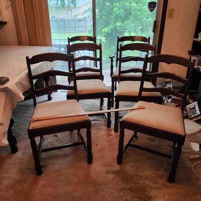 The B.B. CO furniture Solid Wood Dinning table w/ folding leaf and six chairs