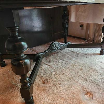 The B.B. CO furniture Solid Wood Dinning table w/ folding leaf and six chairs
