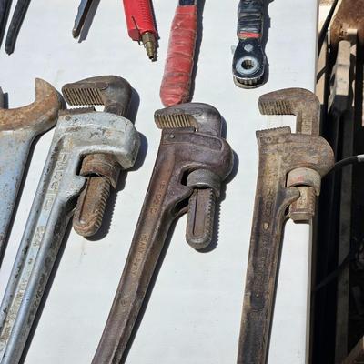 Lot of 30 Assorted Vintage and Antique Tools