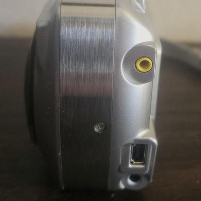 Fuji Film Digital Camera with wires and carrier