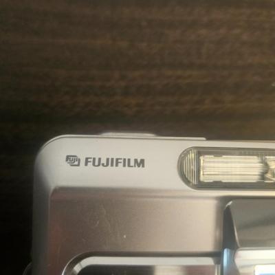 Fuji Film Digital Camera with wires and carrier