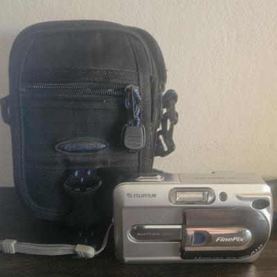 Fuji Film Digital Camera with wires and carrier