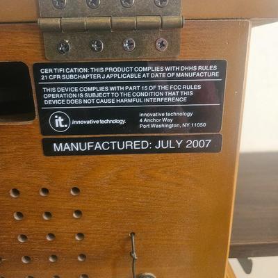 2007 Turntable Vintage Style Radio with CD Player