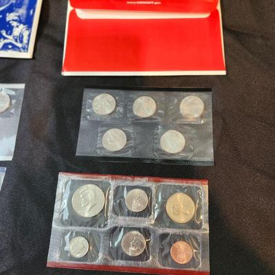 2005 U.S. Uncirculated Mint Set P & D (22 coins)
