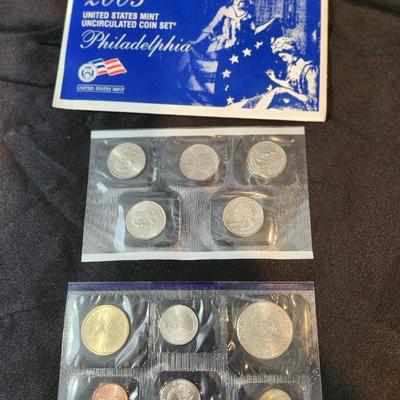 2005 U.S. Uncirculated Mint Set P & D (22 coins)