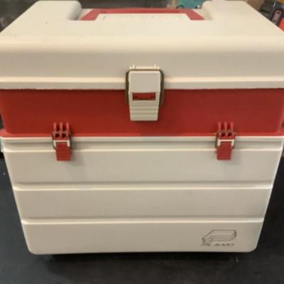 Plano tacklebox red and beige