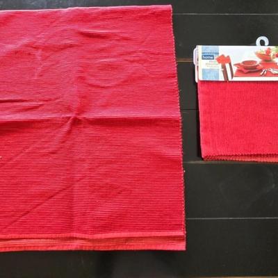 Table Linens - Runners & Placemats