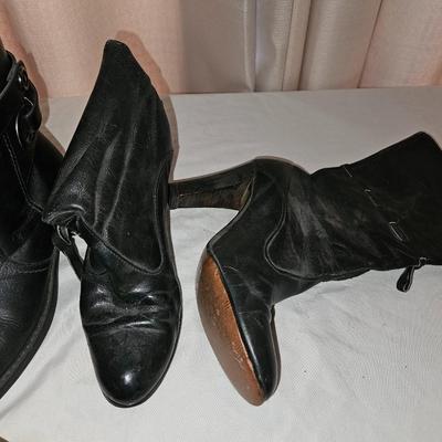 6 Pairs of Boots Size 6.5 N