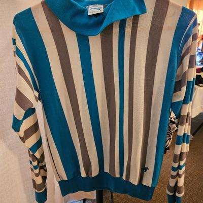 Woman's XS/S Vintage Pullovers and Sweaters