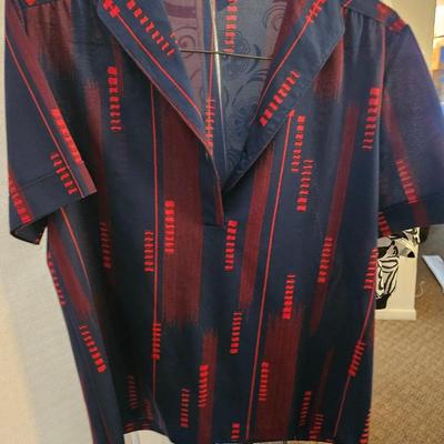 Woman's XS/S Vintage Pullovers and Sweaters