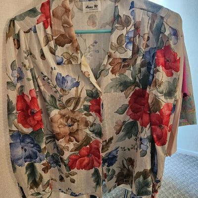 Lot Of Mostly Vintage Blouses and Blazers Size XS/S