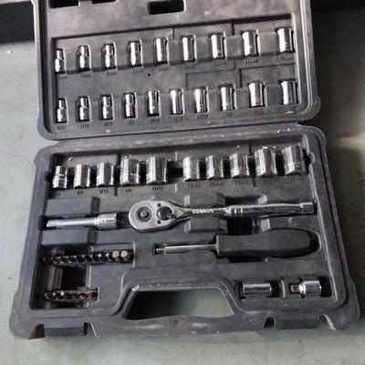 STANLEY SOCKET SET IN CASE =HEAD LIGHT AND HAND TOOLS