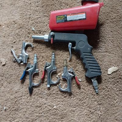 GRAVITY FEED BLAST GUN AND EXTRA CHUCKS
