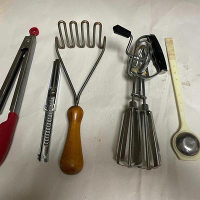 Vintage Lot of Some Mid-Century Kitchen Utensils Receive all Pictured.