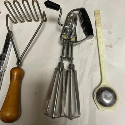 Vintage Lot of Some Mid-Century Kitchen Utensils Receive all Pictured.