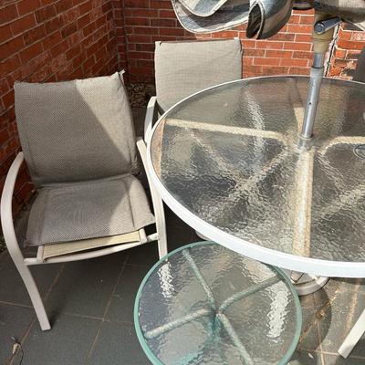 Outdoor patio set with extra side tables