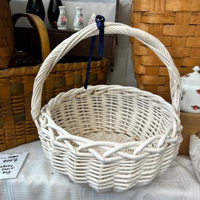 Picnic baskets, Beaded purse, French lace window curtain